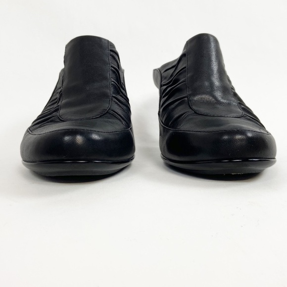 Sofft Leather Ruched Black Slip On Mules Closed Toe Heels Open Back Pumps - Picture 5 of 16